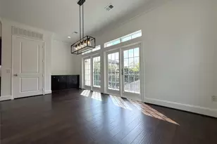 1669 Richmond Ave, Houston, TX 77006 - Photo 9