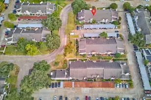 9519 Pagewood Ln, Houston, TX 77063 - Photo 31