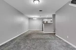 9519 Pagewood Ln, Houston, TX 77063 - Photo 5