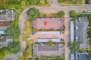 9519 Pagewood Ln, Houston, TX 77063 - Photo 33