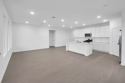 514 Robin Street, Angleton, TX 77515 - Photo 5