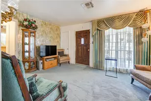 5223 Grace Point Ln, Houston, TX 77048 - Photo 9