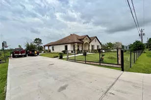 8515 E Sherri Cir, Manvel, TX 77578 - Photo 7