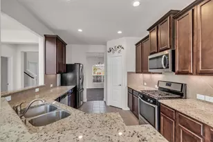 13313 Suntail Ct, Texas City, TX 77568 - Photo 7