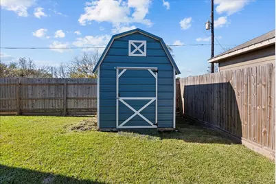 6738 Blimp Base Road, Hitchcock, TX 77563 - Photo 33