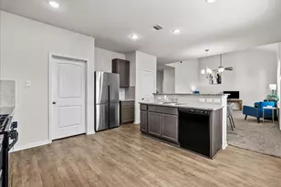 6738 Blimp Base Rd, Hitchcock, TX 77563 - Photo 17