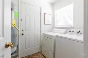 10715 Wickersham Ln, Houston, TX 77042 - Photo 15