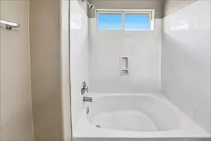 12702 Rio Quatro Dr, Houston, TX 77045 - Photo 11