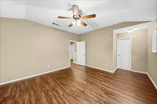 12702 Rio Quatro Dr, Houston, TX 77045 - Photo 9
