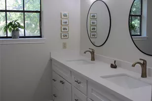 2401 Sycamore Ave, Huntsville, TX 77340 - Photo 13