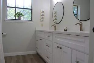 2401 Sycamore Ave, Huntsville, TX 77340 - Photo 17