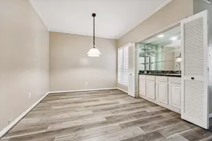 5933 Woodway Place Ct, Houston, TX 77057 - Photo 5