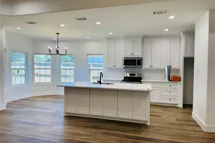 8437 Winthrop St, Houston, TX 77075 - Photo 3