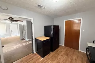 1322 Avenue N, Huntsville, TX 77340 - Photo 11