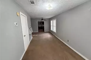 1322 Avenue N, Huntsville, TX 77340 - Photo 3
