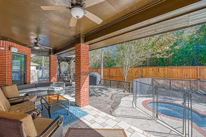 11 Gabled Pines Place, The Woodlands, TX 77382 - Photo 15