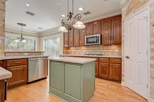 11 Gabled Pines Pl, The Woodlands, TX 77382 - Photo 9