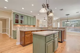 11 Gabled Pines Pl, The Woodlands, TX 77382 - Photo 5