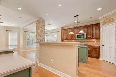 11 Gabled Pines Place, The Woodlands, TX 77382 - Photo 11