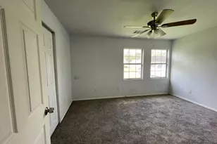 5746 Groveton St, Houston, TX 77033 - Photo 7