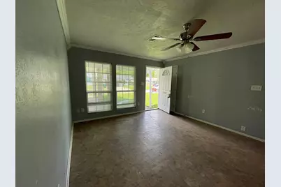 5746 Groveton Street, Houston, TX 77033 - Photo 5