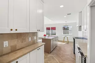 2019 Magnolia Dr, La Marque, TX 77568 - Photo 11