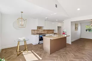 2019 Magnolia Dr, La Marque, TX 77568 - Photo 1