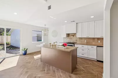 2019 Magnolia Drive, La Marque, TX 77568 - Photo 7