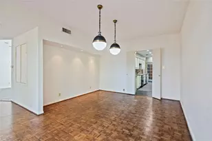 5300 Mercer St, Houston, TX 77005 - Photo 9