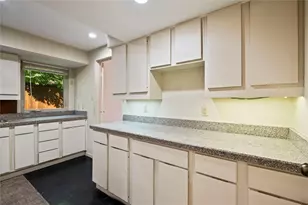 5300 Mercer St, Houston, TX 77005 - Photo 13