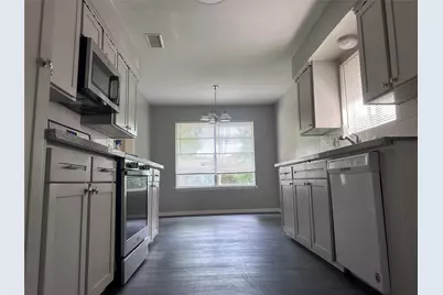 13611 Fernhill Drive, Sugar Land, TX 77498 - Photo 3