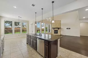 13909 N Lake Branch Ln, Houston, TX 77044 - Photo 15