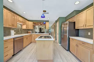 18214 Bal Harbour Dr, Nassau Bay, TX 77058 - Photo 9