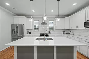 909 E 33rd St, Houston, TX 77022 - Photo 13