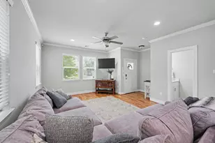 909 E 33rd St, Houston, TX 77022 - Photo 31
