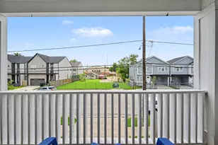 909 E 33rd St, Houston, TX 77022 - Photo 25