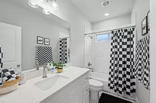 909 E 33rd St, Houston, TX 77022 - Photo 29
