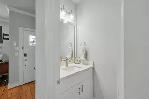 909 E 33rd St, Houston, TX 77022 - Photo 11