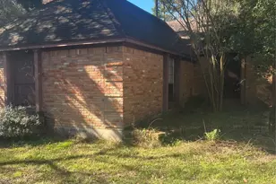 1408 N Main St, Highlands, TX 77562 - Photo 9