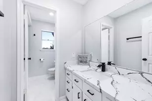 405 Karlis Dr, Alvin, TX 77511 - Photo 29