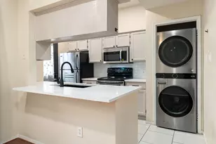 7575 Cambridge St, Houston, TX 77054 - Photo 7