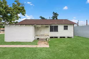 312 N Magnolia St, Highlands, TX 77562 - Photo 17