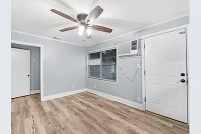 312 N Magnolia Street, Highlands, TX 77562 - Photo 9