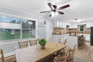 312 N Magnolia St, Highlands, TX 77562 - Photo 5