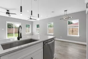 1084 Junell St, Houston, TX 77088 - Photo 21