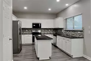 16306 Ash Point Ln, Sugar Land, TX 77498 - Photo 7