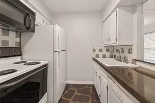 9029 Gaylord St, Houston, TX 77024 - Photo 9