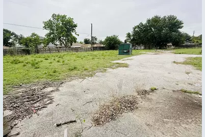 3910 Anderson Road, Houston, TX 77053 - Photo 5