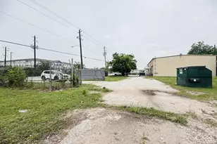 3910 Anderson Rd, Houston, TX 77053 - Photo 3