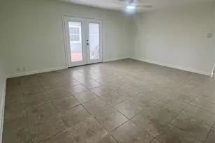 519 N Shady Ln, La Porte, TX 77571 - Photo 11